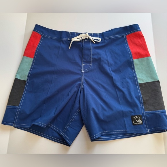 Quicksilver board shorts size 38 - Picture 1 of 9